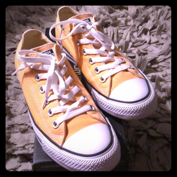 Converse Shoes - Peach Sunset Glow Converse Size 9